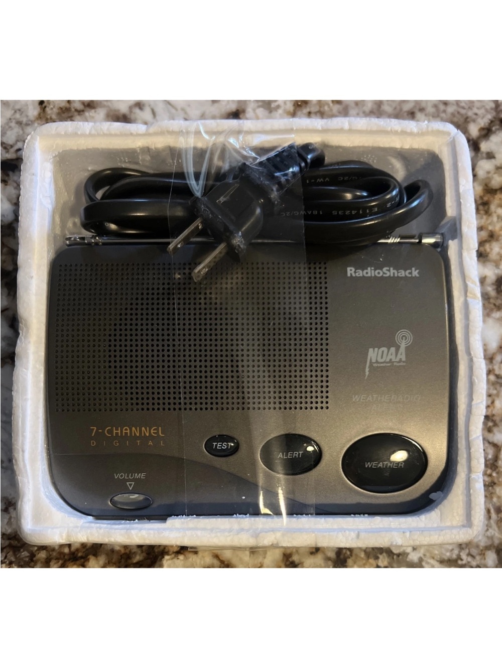 NEW - Radio Shack Weather Radio Alert 12-247B 7 Channel NOAA Digital - No Box